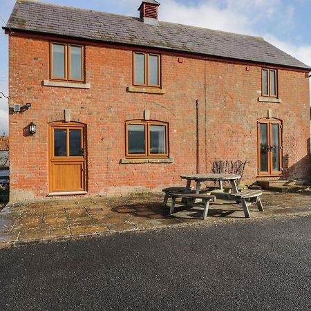 Stables Cottage Melksham Exteriör bild