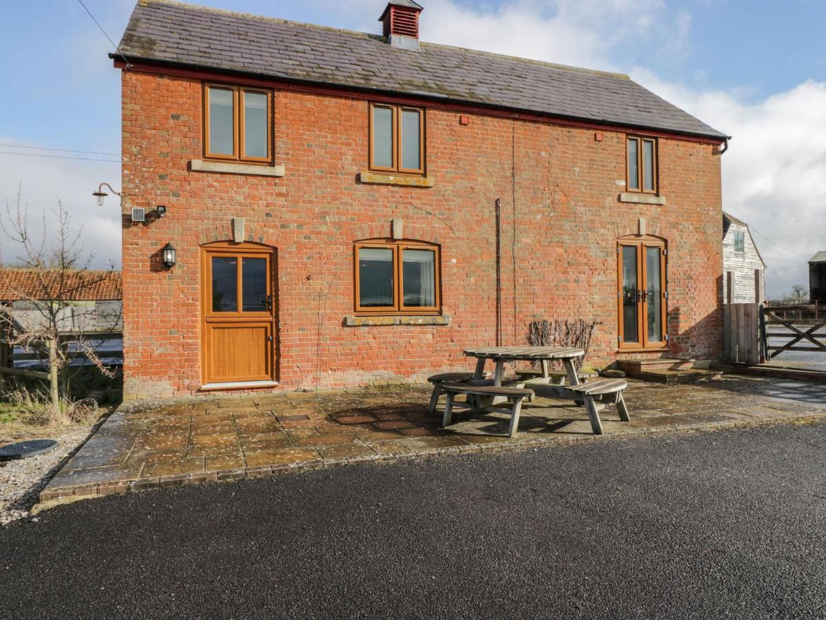 Stables Cottage Melksham Exteriör bild